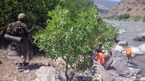 Siirt'te suya kapılan kadınlar için arama çalışmaları sürüyor