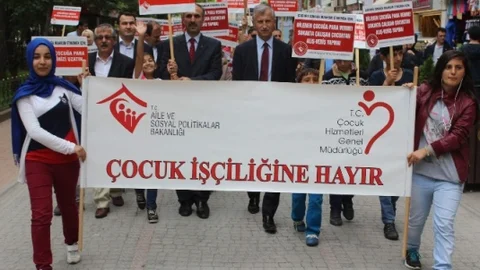 Eskişehir'de çocuk işçiliğiyle mücadele için yürüyüş düzenlendi