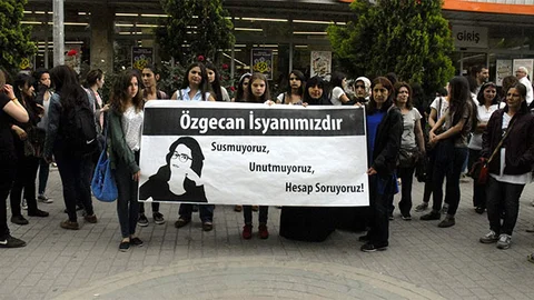 Mersin Tarsus'ta Kadınlar Özgecan İçin Toplandı
