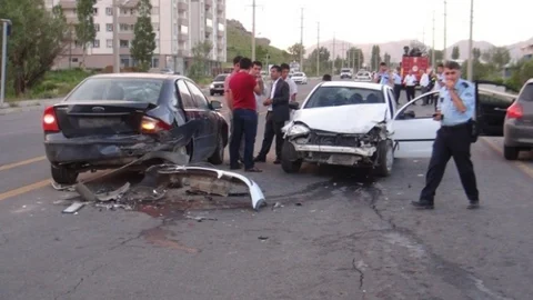 Bitlis'te cenaze konvoyunda kaza meydana geldi
