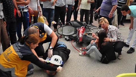 Bursa'da iki ayrı kazada 3 kişi yaralandı