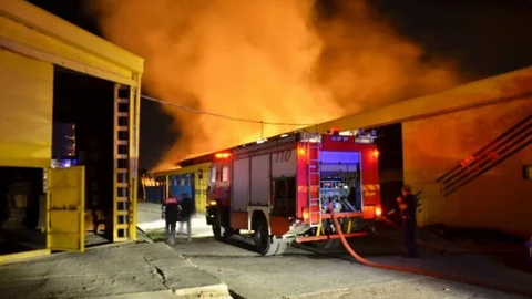 Kocaeli'nde Kağıt Fabrikasında Yangın