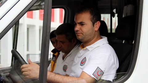 Samsun'da bir ambulans şoförü hasta yakını tarafından darp edildi.