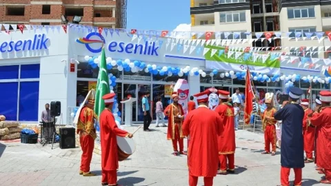 Malatya'nın Elbistan ilçesinde Esenlik, 41. süpermarket şubesini hizmete sundu.