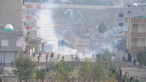 Diyarbakır'da 6-7 Ekim olaylarına karıştıkları tespit edilen 14 kişi tutuklandı.