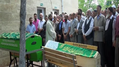 Elazığ'da patlama sonucu baba ve 2 çocuğu hayatını kaybetti