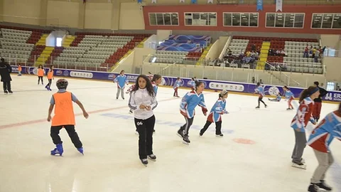 Erzurum'da 'Buzda Yeşeren Düşler' projesi sona erdi.