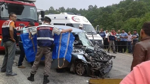Mersin'de Yağış Kazaya Neden Oldu: 1 Ölü, 1 Yaralı