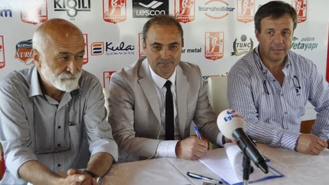 Balıkesirspor yeni teknik direktörü Erkan Sözeri ile sözleşme imzaladı