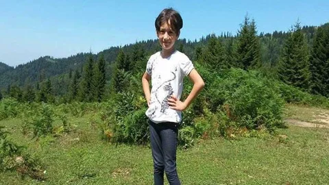 Ordu'da 10 yaşındaki Mine Gül Aktaş, beyin kanaması nedeniyle tedavi gördüğü hastanede yaşamını yitirdi.