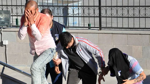 Tekirdağ Kapaklı'da hırsızlık yapan 3 kişi kısa sürede yakalandı.