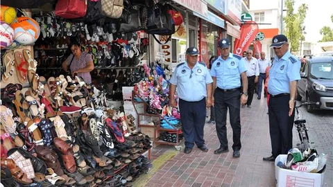 Tarsus Zabıtasından Kaldırım Denetimi