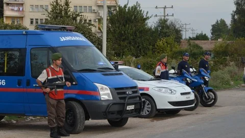 Mersin'de kaybolan iki genç kız jandarma tarafından bulundu