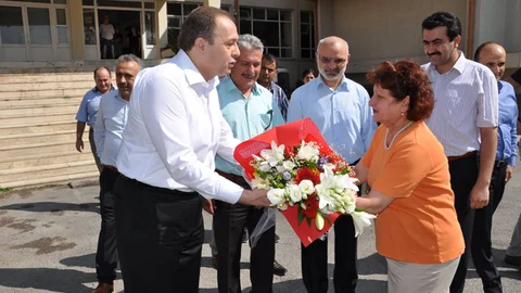 Tayini çıkan Tarsus Kaymakamı uğurlandı