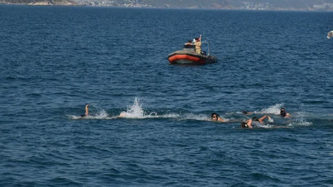Anamur'da Yüzme ve Kano Yarışı Yapıldı