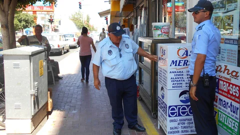 Tarsus Zabıtasından Kaldırım Denetimi