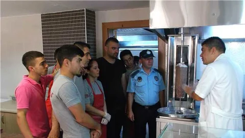 Tarsus’ta döner tantuni ve kebapçılara denetim 