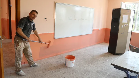 Okullarda Boyama Seferberliği Başladı