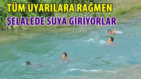 Tüm Tehlikelere Rağmen Çocuklar Şelaleden Vazgeçmiyor