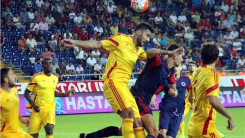 Mersin İdmanyurdu 0 - Kayserispor: 0 (İlk yarı)