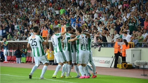 Torku Konyaspor 1 - Galatasaray: 2 (İlk yarı)