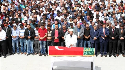 Terörist saldırısında ölen yaşlı kadın toprağa verildi