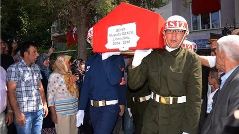 Şehit Uzman Onbaşı Özata dualarla son yolculuğuna uğurlandı