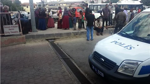 Kağıt toplayan annesinin yanındaki 11 aylık bebek, araç altında kalarak öldü