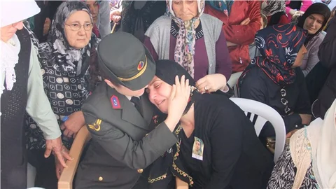 Bafralı şehit uzman onbaşı son yolculuğuna uğurlandı