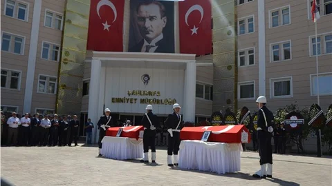 Şehit polisler törenle memleketlerine uğurlandı