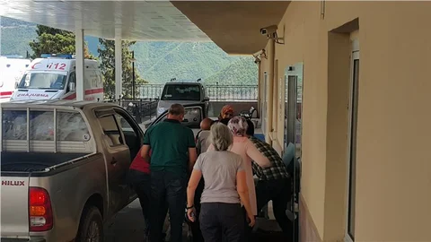 Artvin'de trafik kazası 8 yaralı