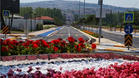 Sakarya'da bisikletliler güvenli yollarına kavuşuyor