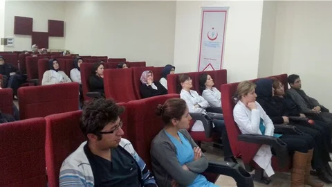 Yerköy’de sağlık çalışanlarına ilaç güvenliği eğitimi verildi