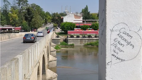 Tarihi eserlere 'yazı yazanlar' için harekete geçildi