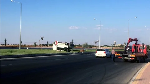 Yola dökülen yakıt kazaya yol açtı