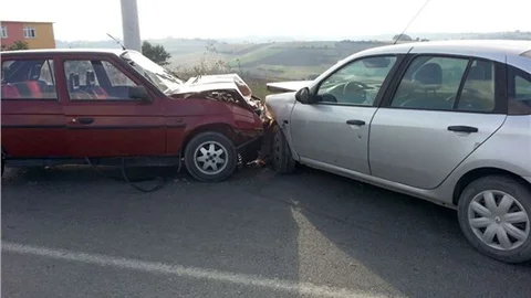 Kaynarca'da trafik kazası 4 yaralı