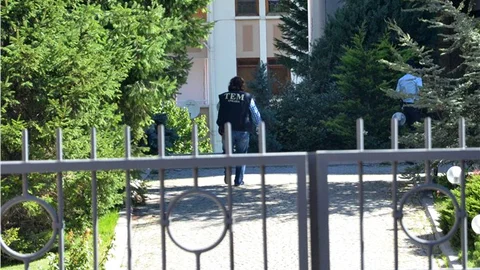 Akın İpek’in evine polis baskını