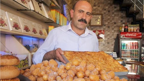 Sivaslı börekçilerden ‘Ailelere yuvanızı dağıtmayın’ çağrısı
