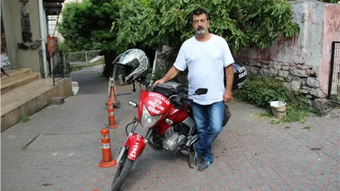 Sokak hayvanları için Türkiye'yi dolaşıyor