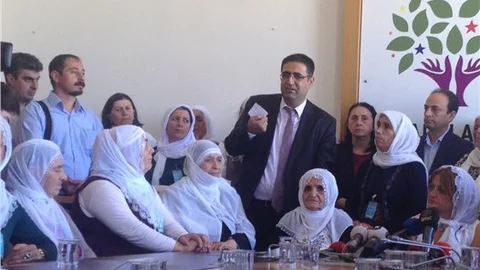 Barış Anaları TBMM’de HDP heyetiyle görüştü