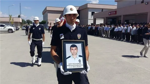 Iğdır şehidini dualarla uğurladı