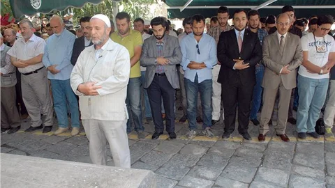 AK Parti Diyarbakır eski Gençlik Kolları Başkanı için gıyabi cenaze namazı