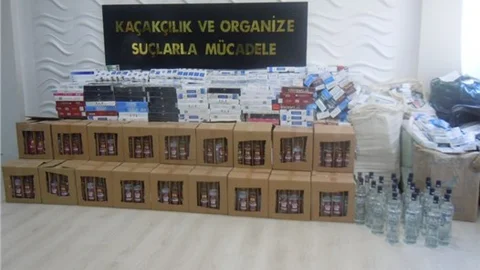 İskenderun'da kaçak sigara ve içki ele geçirildi