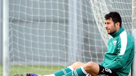 Antalyaspor’da bileti kesilen 6 futbolcudan 2’si gitti