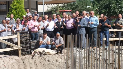 Hayırsever Aşcı ailesinin yaptıracağı cami için temel atma töreni yapıldı