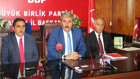 Mustafa Destici Operasyonlar hukuki olmaktan çok siyasi
