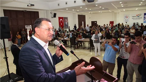 Uluslararası Satranç Turnuvası’nda ilk hamleler atıldı