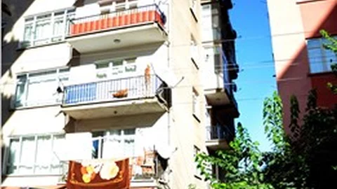 Ankara’da altıncı kattan düşen yaşlı adam hayatını kaybetti