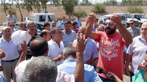 Kurbanlık satış yerinde TOMA'lı çadır sökümüne tepki