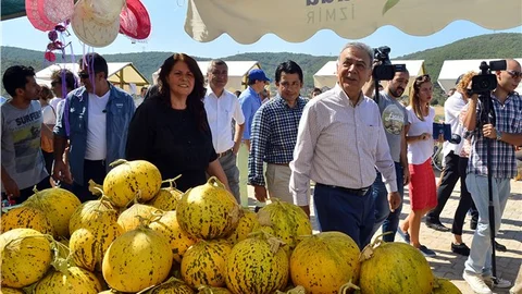 Urla'da 2. Nohutalan Kavun Festivali başladı